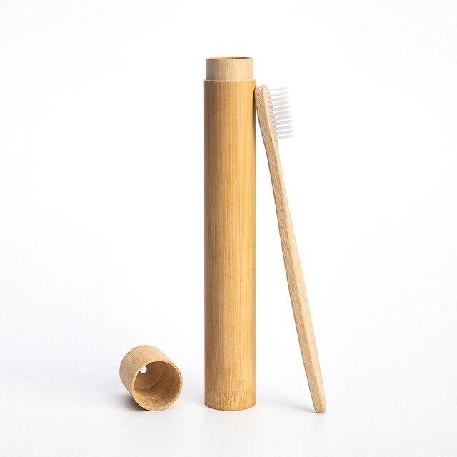 Brosse à dents en bambou naturel et son étui de voyage